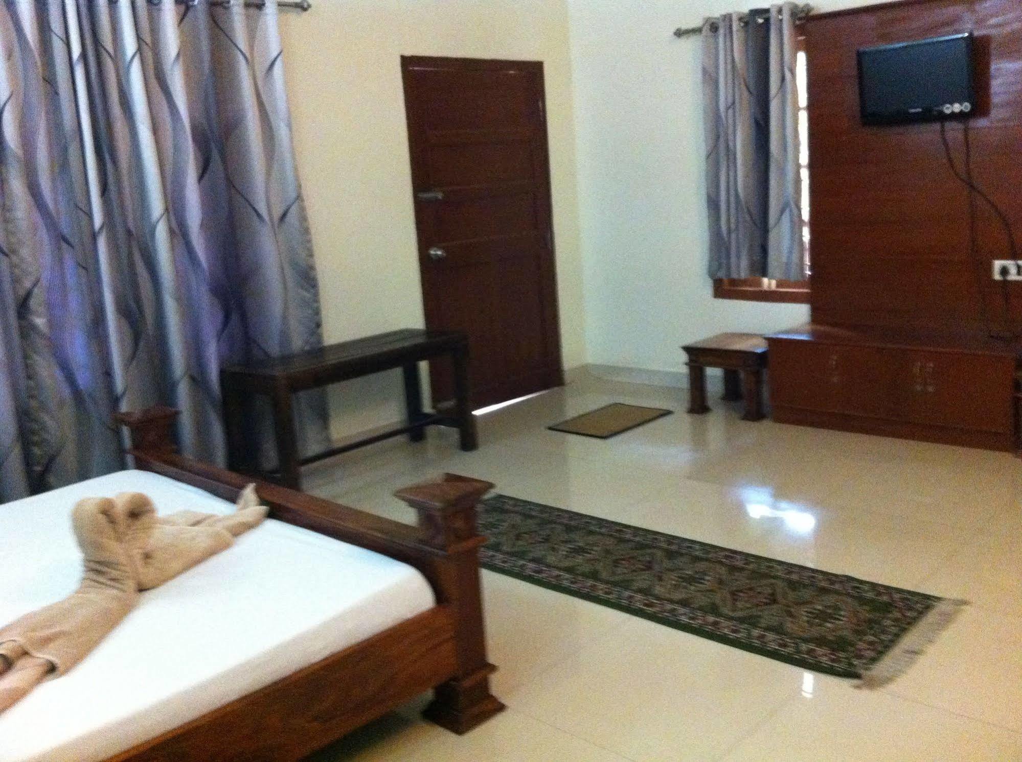 Oyo Home 63551 Pleasant Stay Near Fort Kochi Beach Extérieur photo