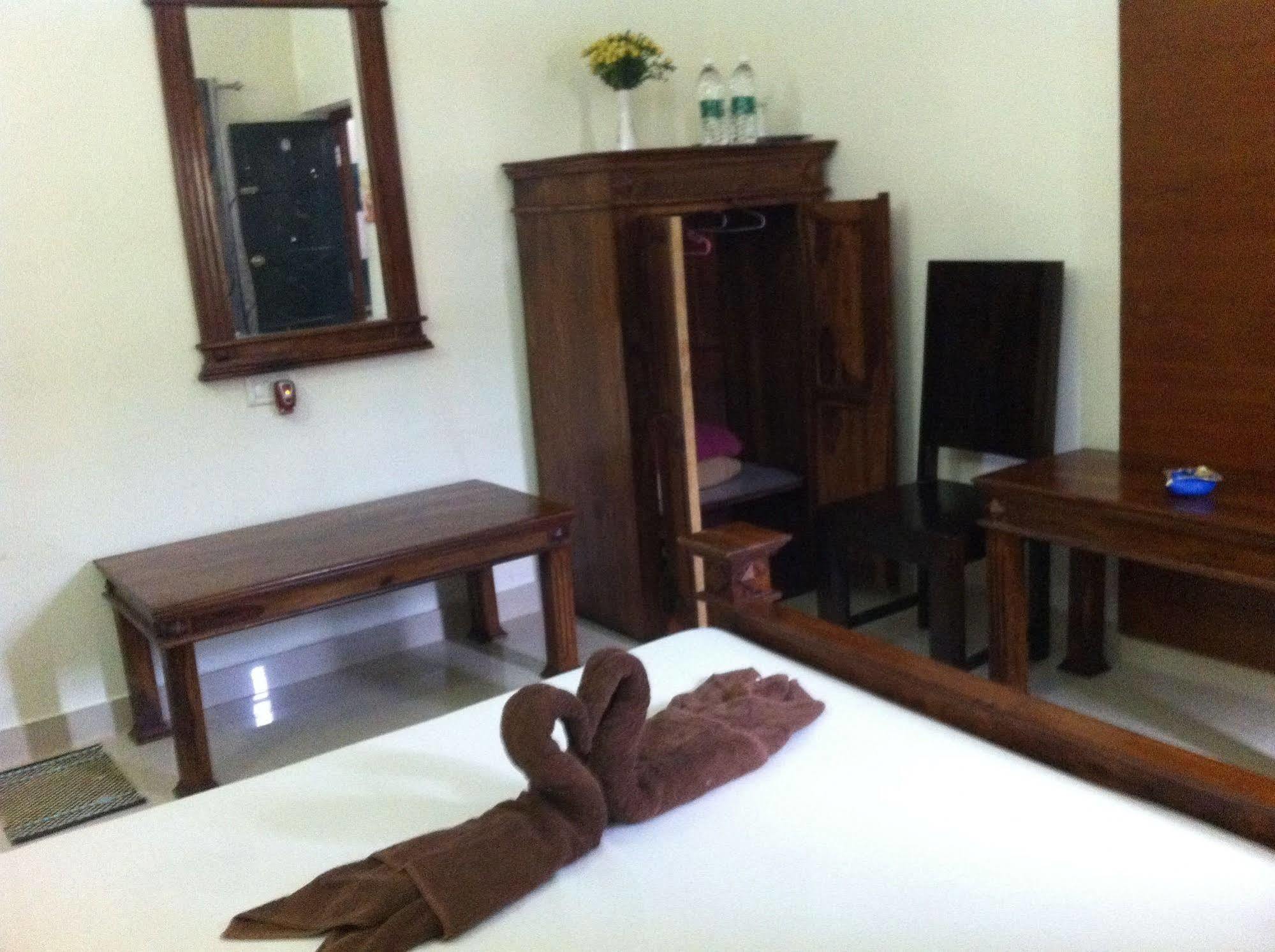 Oyo Home 63551 Pleasant Stay Near Fort Kochi Beach Extérieur photo