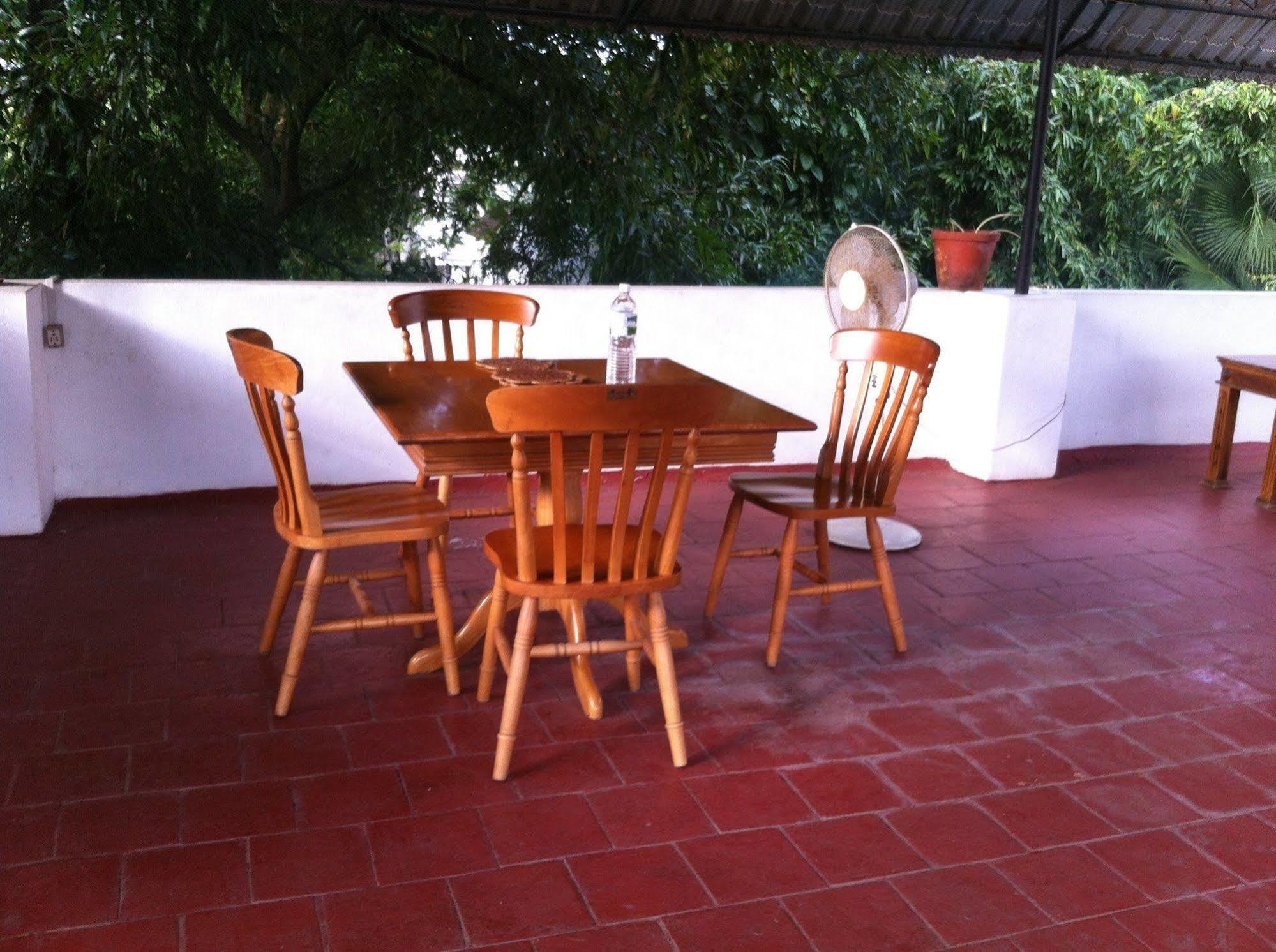 Oyo Home 63551 Pleasant Stay Near Fort Kochi Beach Extérieur photo