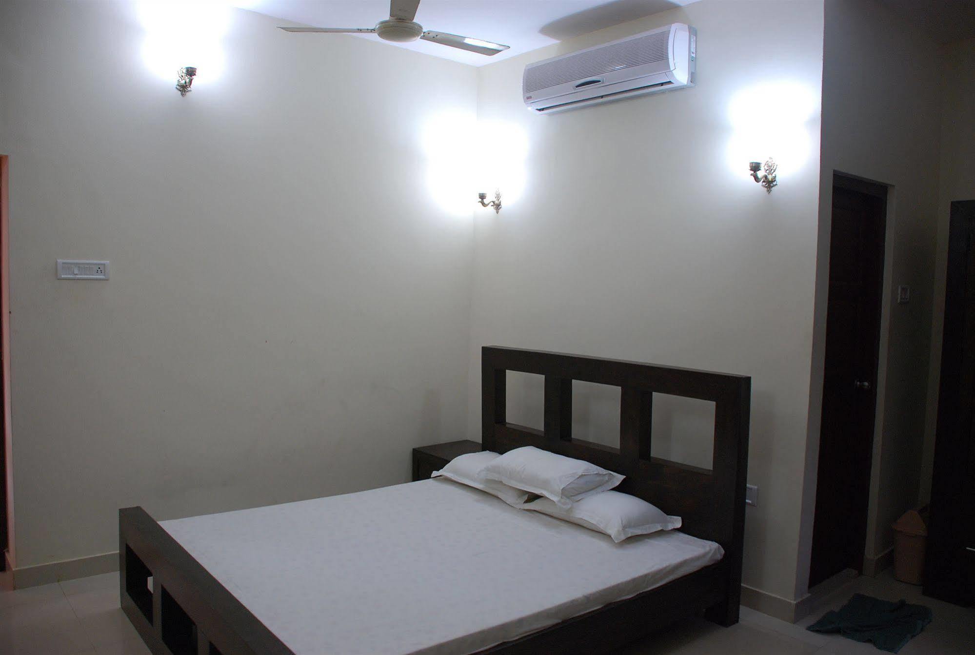 Oyo Home 63551 Pleasant Stay Near Fort Kochi Beach Extérieur photo