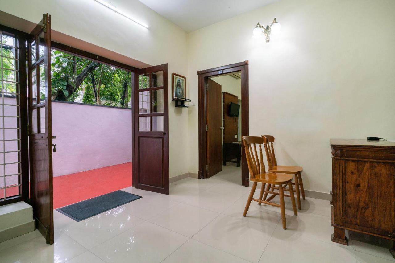Oyo Home 63551 Pleasant Stay Near Fort Kochi Beach Extérieur photo