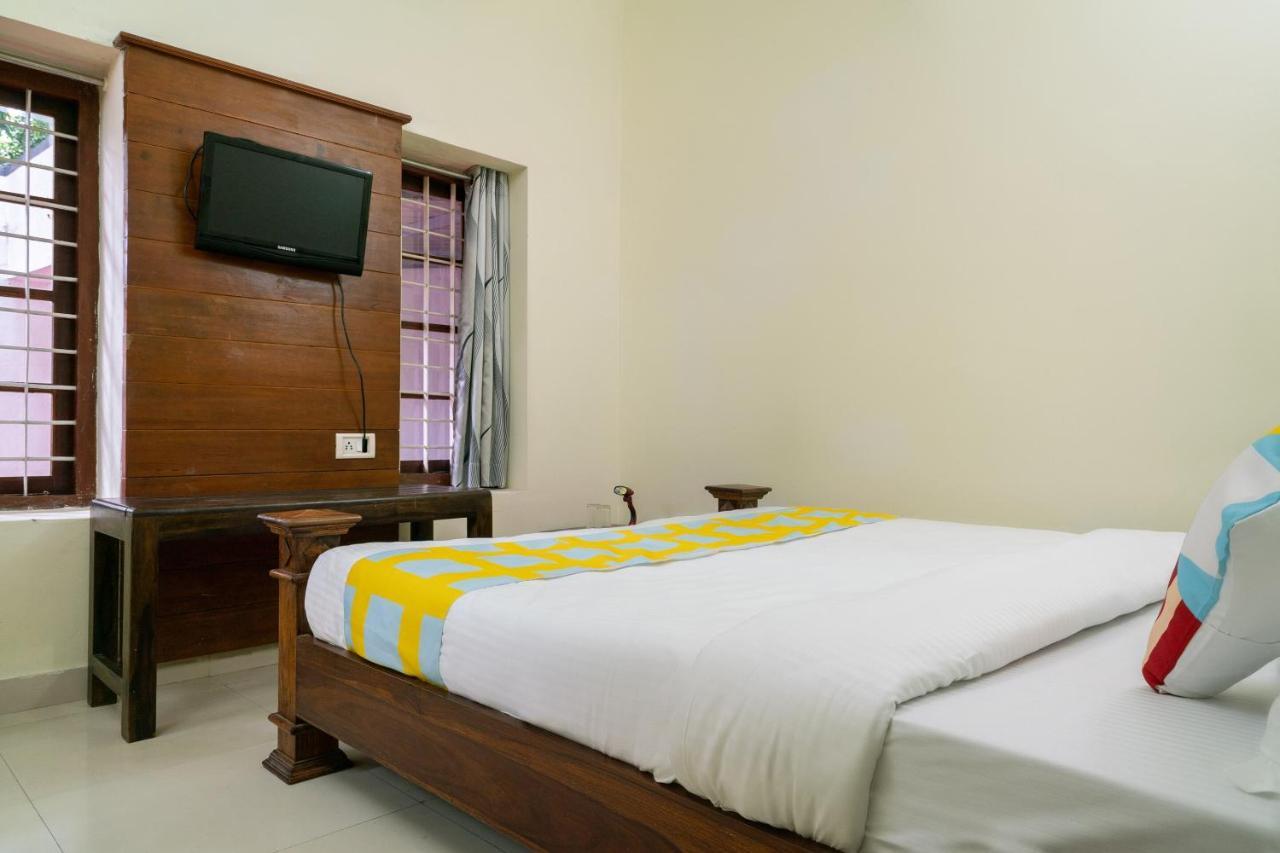 Oyo Home 63551 Pleasant Stay Near Fort Kochi Beach Extérieur photo